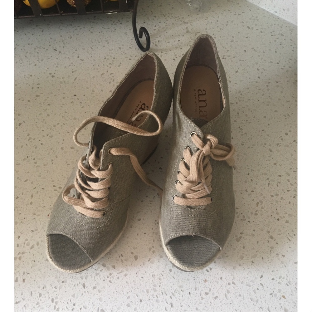 Ana Wedge Shoes
